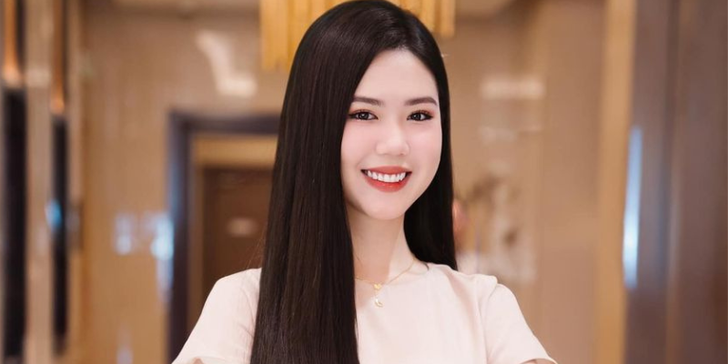 CEO Vũ Minh Tuyết giới thiệu